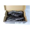 Image 2 : Pair of Men's Eddie Bauer Size 11 Shoes