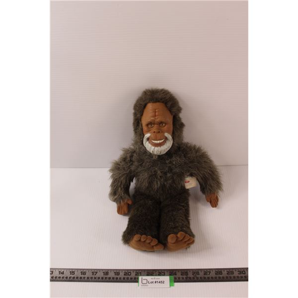 Vintage 1990 Galoob Universal Studios "Harry & the Hendersons" Plush Toy