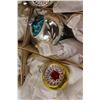 Image 3 : Approximately 20 Vintage Glass Christmas Ornaments in Vintage Box