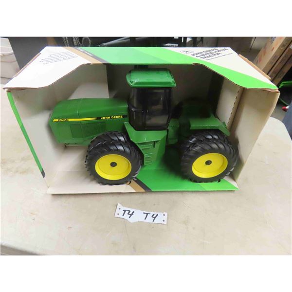 ERTL John Deere 8760 4 Wheel Drive Die Cast Tractor with Box 1:16 Scale ;