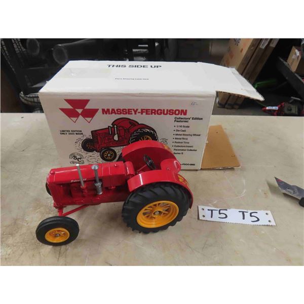Spec Cast Massey Ferguson Pacemaker Series Die Cast Tractor with Box 1:16 Scale