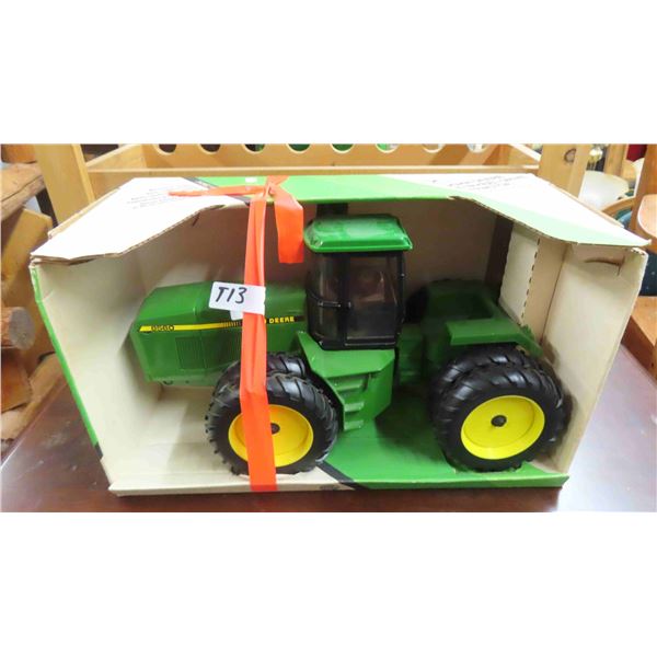 ERTL John Deere 8560 Die Cast Tractor with Box 1:16 Scale ; Articulated Steering, 