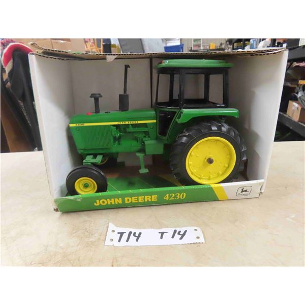 ERTL Collector Edition JD 4230 Die Cast Tractor with Box 1:16 Scale - box not pristeen