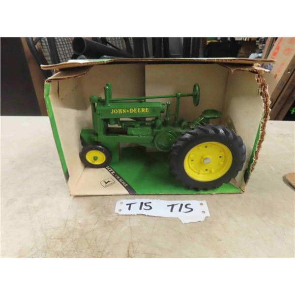 ERTL 1934 JD Model A Die Cast Tractor with Box - rough box 1:16 Scale ; Highly Detailed 