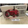 Image 5 : ERTL McCormick WD-9 Die Cast Tractor with Box 1:16 Scale ; Steerable Front End, 