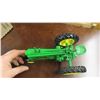 Image 5 : Scale Models John Deere Narrow Front Die Cast Tractor Embossed Farm Progress Show 