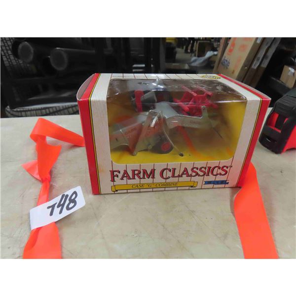 ERTL Farm Classics CASE G Die Cast Combine in Original Box 1:43 Scale