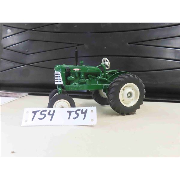 Oliver 440 Die Cast Tractor - No Box 4" x 5"x 7.5" 