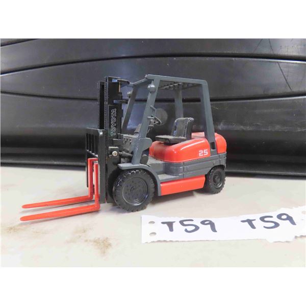 Toyota 6FG/GFD25 Plastic Forklift Toy