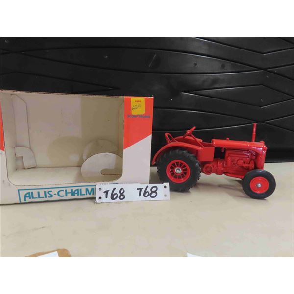 Scale Models Allis Chalmers U Die Cast Tractor in Original Box 1:16 Scale