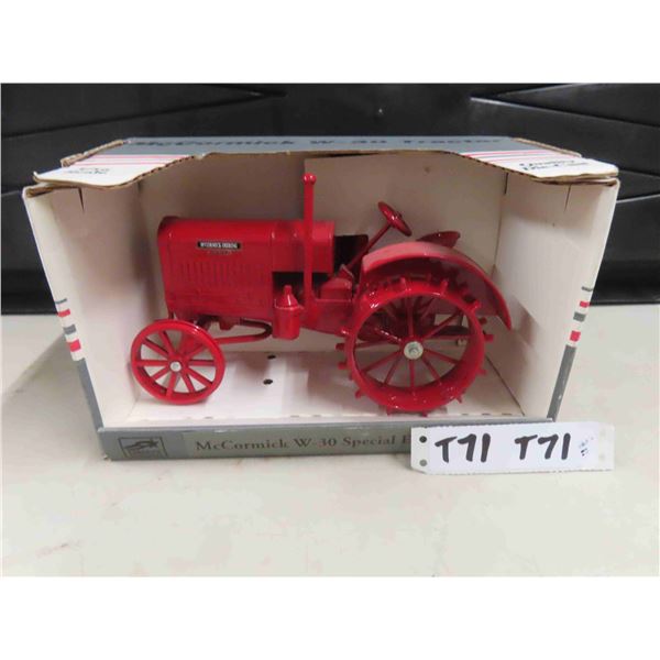 Spec Cast Liberty Classics CASE IH McCormick W 30 Die Cast Tractor in Box -