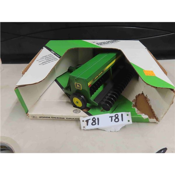 ERTL John Deere Grain Drill Die Cast In Original Box 1:!6 Scale - box has some damage