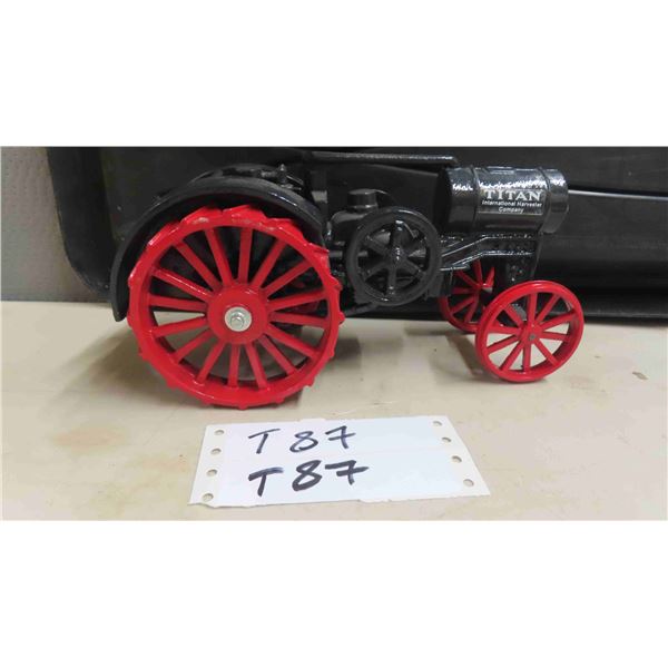 Titan 10-20 International Harvester Metal with Metal Wheels - No Box 1:16 Scale 