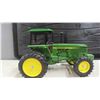 Image 5 : ERTL # 584DB John Deere MFWD Row Crop Tractor Metal with Rubber Tires + Box, 