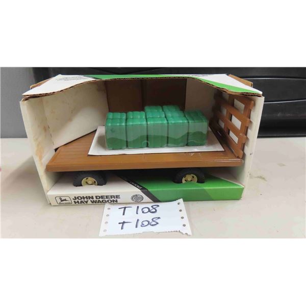 John Deere Hay Wagon Metal + Plastic, 1:16 Scale, 5.5" x 6" x 10" 