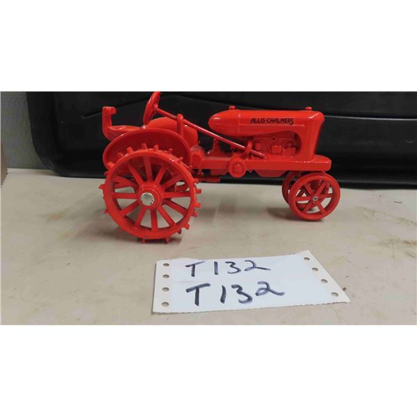 Allis-Chalmers Die Cast Metal with Metal Wheels4.5"x 5" x 7.5" 