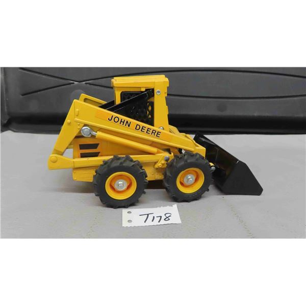 John Deer Metal Die Cast Skid Steer with Rubber Tires, 4.5" x 5" x 8.75"
