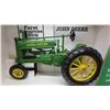 Image 2 : Collector Classics John Deere B Die Cast Metal Tractor with Rubber Tires, Farm 