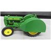Image 5 : John Deere Metal Die Cast Tractor with Rubber Tires 3.5" x 4" x 6.75" 