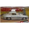 Image 5 : Friction Racer 3"X 3.5" x 8.75" & Bburago 1954 Mercedes-Benz 300SL Die Cast 