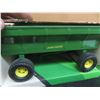 Image 4 : ERTL John Deere Flare Box Wagon with Box, 1:!6 Scale