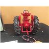 Image 11 : Precision Series Farmall Super M with Box + Medallion, 1:16 Scale