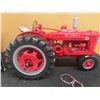 Image 2 : Precision Series Farmall Super M with Box + Medallion, 1:16 Scale