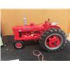 Image 7 : Precision Series Farmall Super M with Box + Medallion, 1:16 Scale