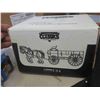 Image 12 : Custom Classics McCormick Corn Wagon + 2 Horses , Die Cast with Box, 1:!6 Scale