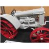 Image 2 : 1990 ERTL Fordson Steel Wheel Tractor 3.5" x 4" x 8.5" 