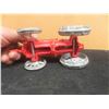 Image 7 : Modern Cast Fordson Tractor with Men 3" x 4" x 6" 