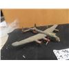 Image 5 : Die Cast Tank 2.5" x 2.5" x 4.5" + Plastic Military Plane - No Box 12" x 16.5" 