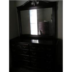 8 drawer dresser w/mirror