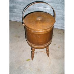 Wood churn bucket