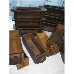 Sewing machine drawers