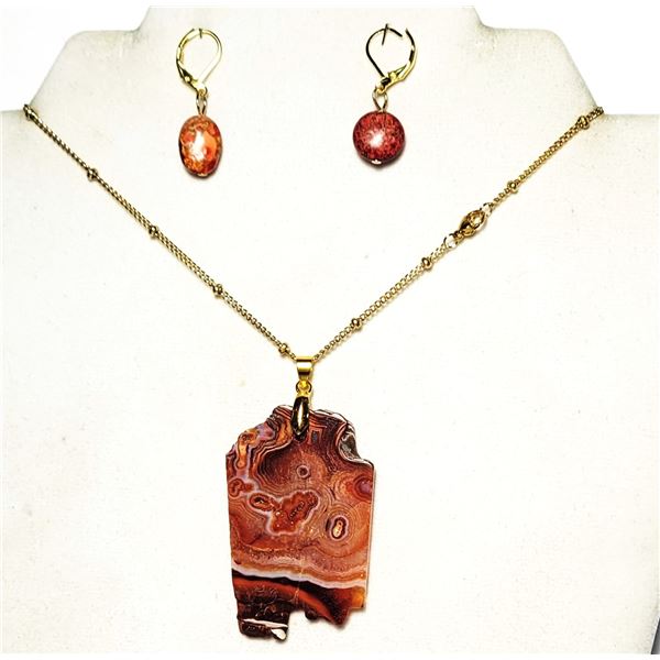 5)  FREE FORM RED SOUTHERN AGATE PENDANT ON