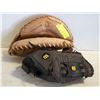 Image 1 : ESTATE BASEBALL GLOVES TOGETHER-ESTATE