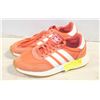 Image 1 : NEW ADIDAS RUNNERS WOMEN'S SIZE 6