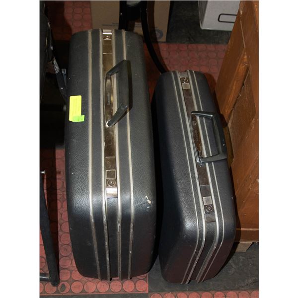 SET OF 2 GREY VINTAGE HARDSIDED SAMPSONITE