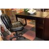 Image 1 : DESK WITH OFFICE CHAIR 47" X 23.5" X 30"