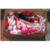 Image 1 : BOX OF PLUSH HAIR BANDS + HEART THEMED ITEMS