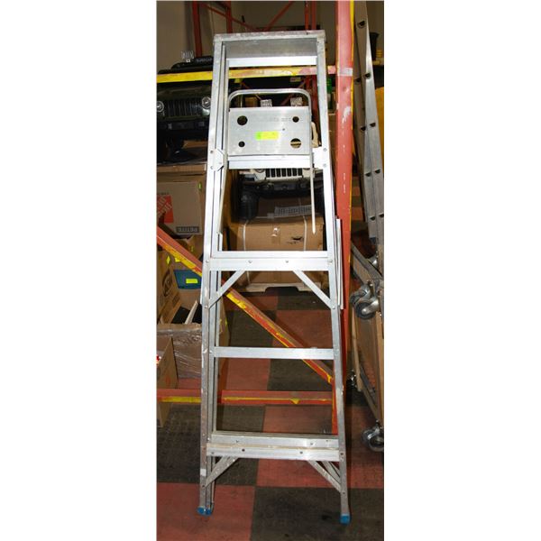 4' A-FRAME LADDER