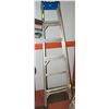 Image 1 : 5' A-FRAME LADDER