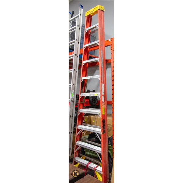 10' A-FRAME LADDER