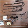 Image 2 : Lot of assorted jewelry