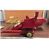 Image 2 : MH combine clipper 1/20 pull type 1950's made by Lincoln/reuhl
