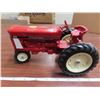 Image 2 : 1H-686 red tractor