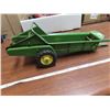 Image 2 : 1950's JD manure spreader