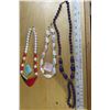 Image 2 : Vintage necklaces