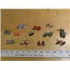 Image 2 : 12 pairs of vintage clasp and screw on earrings